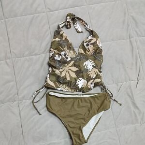 Tropical Camou Green Print Halter Bikini Set Size M